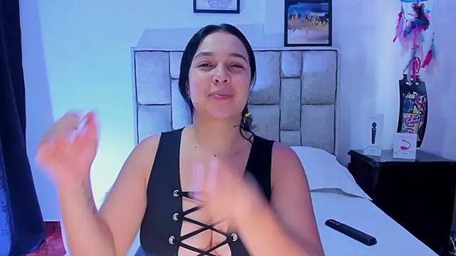 brianaGuzman online show from March 6, 2026, 7:54 pm