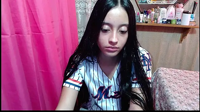 Snapshot of Lunawillis chatting on February 9, 2026, 6:56 pm Lunawillis online show from February 9, 2026, 6:56 pm