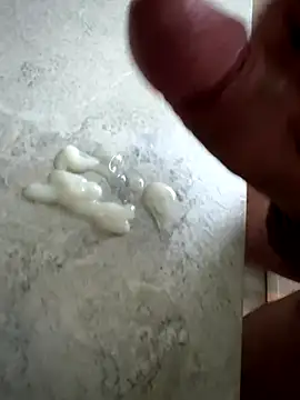 Snapshot of YoungCouple0604 chatting on December 16, 2025, 9:36 am YoungCouple0604 online show from December 16, 2025, 9:36 am