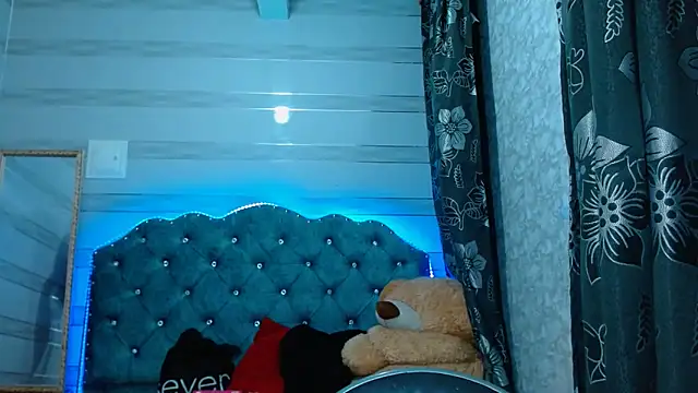 lily jamesx online show from March 17, 2025, 9:55 pm