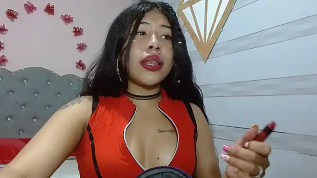 lily jamesx online show from September 19, 2025, 2:18 pm