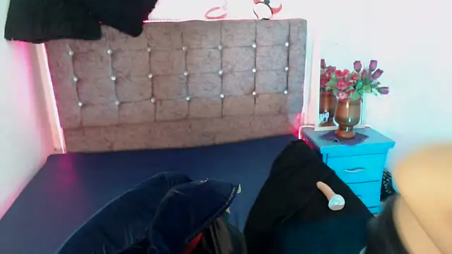 lily jamesx online show from November 21, 2025, 2:49 pm