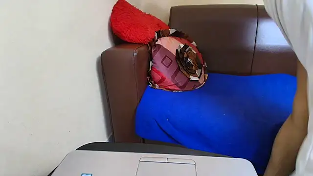 Snapshot of Srabontii chatting on January 6, 2026, 9:35 am Srabontii online show from January 6, 2026, 9:35 am