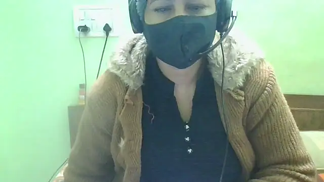 couplesuni online show from January 16, 2025, 7:28 am