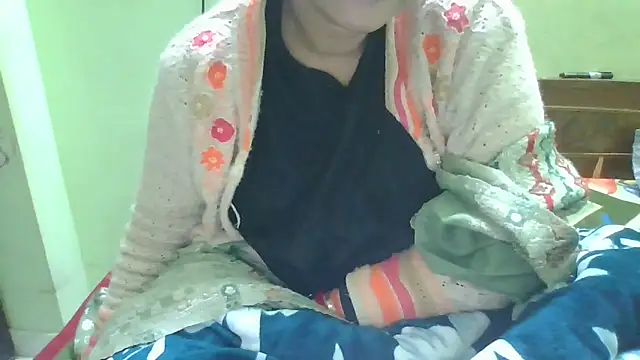 Snapshot of couplesuni chatting on January 11, 2026, 5:23 am couplesuni online show from January 11, 2026, 5:23 am