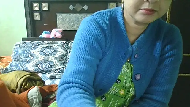 Snapshot of couplesuni chatting on January 13, 2026, 9:36 am couplesuni online show from January 13, 2026, 9:36 am