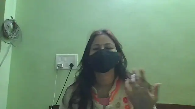 Snapshot of couplesuni chatting on February 5, 2026, 3:44 am couplesuni online show from February 5, 2026, 3:44 am