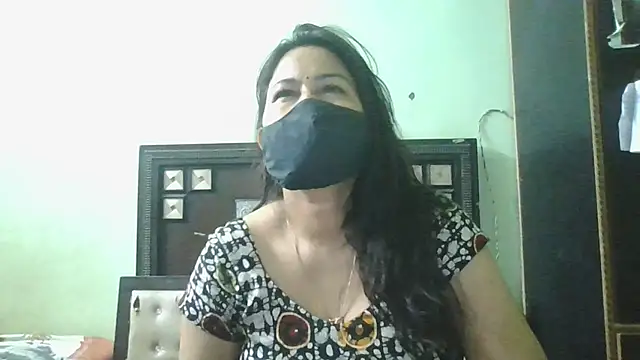 Snapshot of couplesuni chatting on May 27, 2026, 10:12 am couplesuni online show from May 27, 2026, 10:12 am