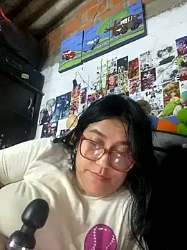 dafne19  online show from October 27, 2025, 3:43 am