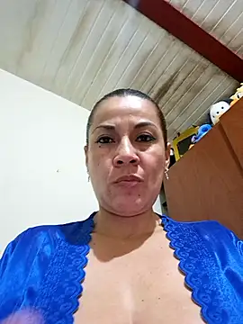 Snapshot of Zaralu_ chatting on January 13, 2026, 1:05 pm Zaralu online show from January 13, 2026, 1:05 pm