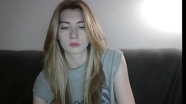 Snapshot of ErikaShyy chatting on February 5, 2025, 3:20 pm ErikaShyy online show from February 5, 2025, 3:20 pm