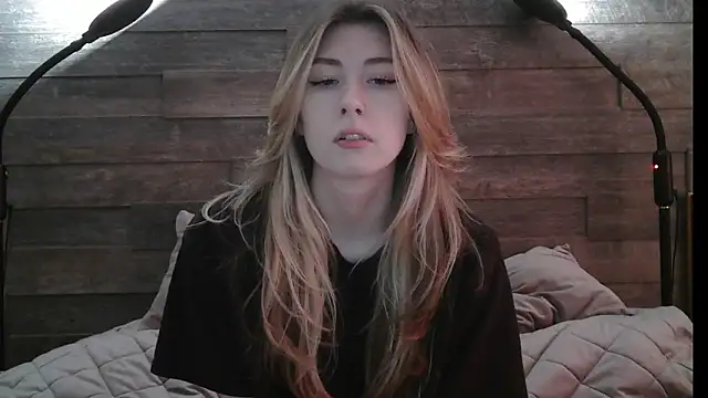 Snapshot of ErikaShyy chatting on February 20, 2025, 11:09 am ErikaShyy online show from February 20, 2025, 11:09 am