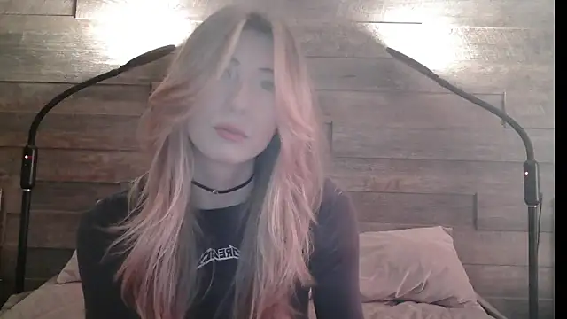 Snapshot of ErikaShyy chatting on March 10, 2025, 7:32 am ErikaShyy online show from March 10, 2025, 7:32 am