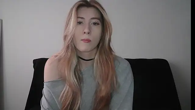 Snapshot of ErikaShyy chatting on October 29, 2025, 10:50 am ErikaShyy online show from October 29, 2025, 10:50 am