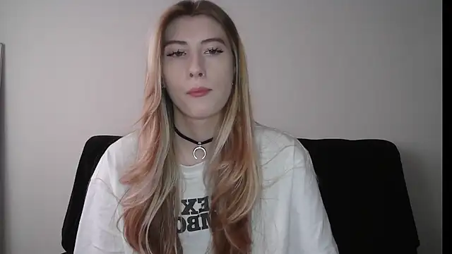 Snapshot of ErikaShyy chatting on November 3, 2025, 11:33 am ErikaShyy online show from November 3, 2025, 11:33 am