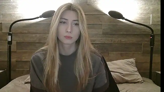 Snapshot of ErikaShyy chatting on December 3, 2025, 11:30 am ErikaShyy online show from December 3, 2025, 11:30 am