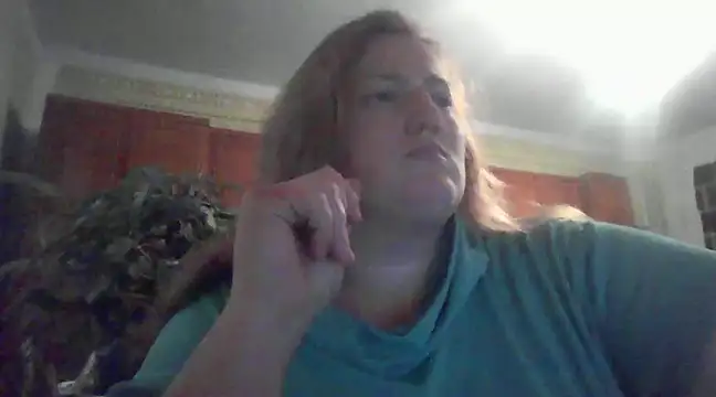 Snapshot of GoldenPearl29 chatting on December 6, 2024, 1:44 pm GoldenPearl29 online show from December 6, 2024, 1:44 pm