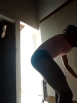 Snapshot of alexatransgata chatting on February 21, 2026, 12:39 pm alexatransgata online show from February 21, 2026, 12:39 pm