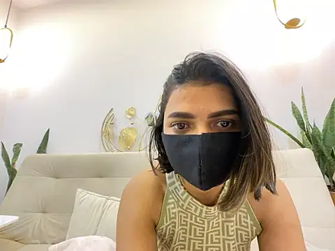 Snapshot of MaYaa__11 chatting on February 11, 2025, 12:27 pm MaYaa 11 online show from February 11, 2025, 12:27 pm