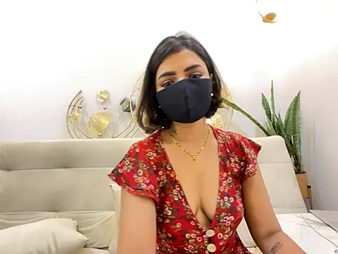 Snapshot of MaYaa__11 chatting on February 12, 2025, 12:33 pm MaYaa 11 online show from February 12, 2025, 12:33 pm