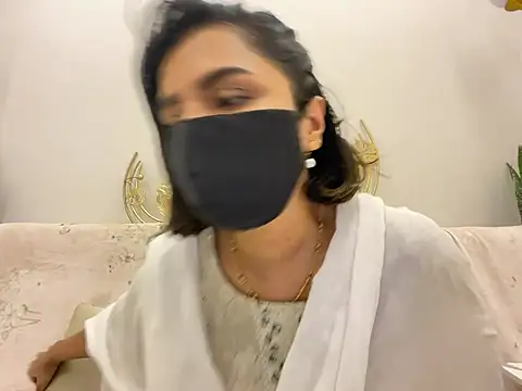 Snapshot of MaYaa__11 chatting on February 27, 2025, 12:23 pm MaYaa 11 online show from February 27, 2025, 12:23 pm