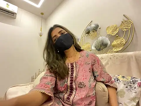 Snapshot of MaYaa__11 chatting on March 13, 2026, 7:15 am MaYaa 11 online show from March 13, 2026, 7:15 am