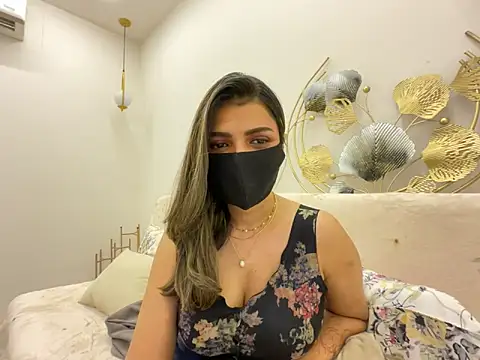 Snapshot of MaYaa__11 chatting on April 10, 2026, 7:02 am MaYaa 11 online show from April 10, 2026, 7:02 am