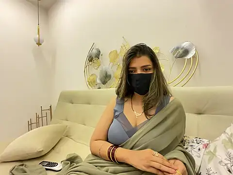 Snapshot of MaYaa__11 chatting on April 20, 2026, 7:11 am MaYaa 11 online show from April 20, 2026, 7:11 am