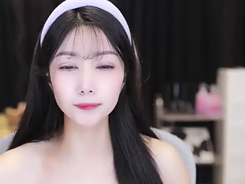 Nuyoah-77 online show from October 14, 2025, 3:57 pm