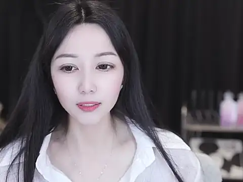 Nuyoah-77 online show from April 5, 2026, 8:22 am