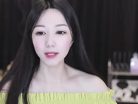 Nuyoah-77 online show from April 10, 2026, 6:07 am