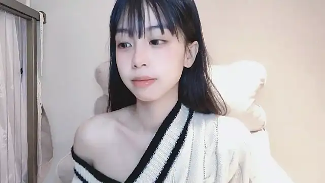 Snapshot of -Hottie chatting on January 19, 2025, 4:25 pm -Hottie online show from January 19, 2025, 4:25 pm