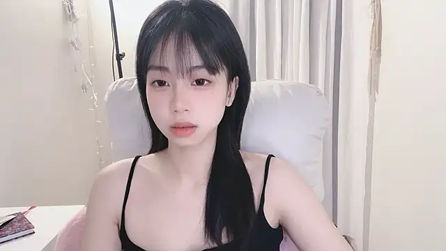 Snapshot of -Hottie chatting on March 11, 2025, 3:56 pm -Hottie online show from March 11, 2025, 3:56 pm
