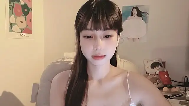 Snapshot of -Hottie chatting on September 14, 2025, 4:28 pm -Hottie online show from September 14, 2025, 4:28 pm
