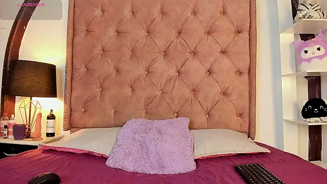 LadyAvalon online show from January 15, 2025, 8:05 pm