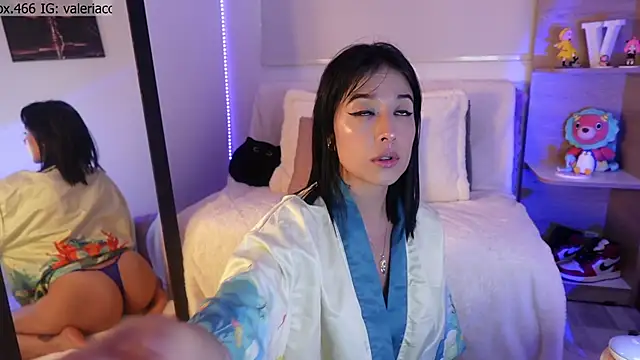 ValeriaCox online show from September 19, 2025, 7:03 pm