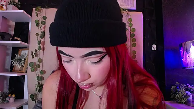 Mia Rinn online show from March 17, 2025, 5:05 pm