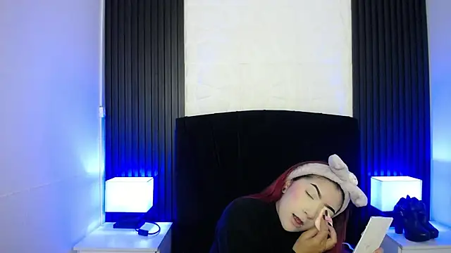 Snapshot of Mia_Rinn chatting on February 25, 2026, 12:59 pm Mia Rinn online show from February 25, 2026, 12:59 pm