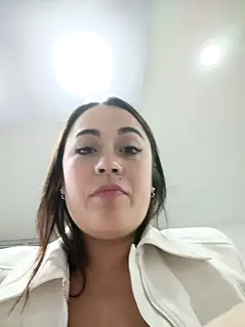 Snapshot of Lesly_10- chatting on November 20, 2025, 6:29 pm Lesly 10- online show from November 20, 2025, 6:29 pm