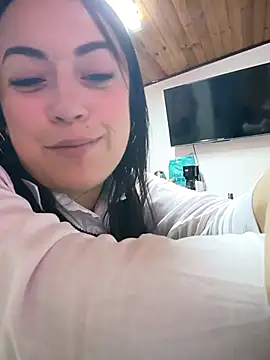 Snapshot of Lesly_10- chatting on December 17, 2025, 8:59 pm Lesly 10- online show from December 17, 2025, 8:59 pm