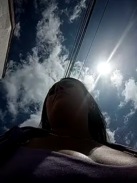 Snapshot of Lesly_10- chatting on December 19, 2025, 5:31 pm Lesly 10- online show from December 19, 2025, 5:31 pm