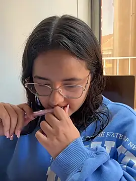 Snapshot of kae_styles chatting on February 4, 2026, 3:51 pm kae styles online show from February 4, 2026, 3:51 pm