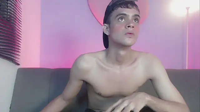 Snapshot of zacariasss_ chatting on November 18, 2025, 5:56 am zacariasss online show from November 18, 2025, 5:56 am