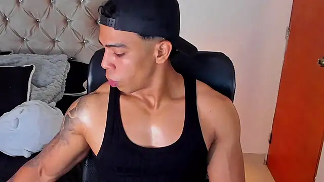 Snapshot of Andrew_wolf7 chatting on October 3, 2025, 7:55 pm Andrew wolf7 online show from October 3, 2025, 7:55 pm