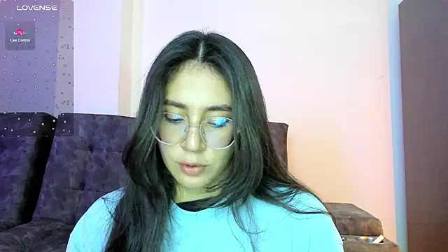 emmadiaz1 online show from December 5, 2024, 4:20 am