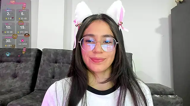 emmadiaz1 online show from January 3, 2025, 1:48 am