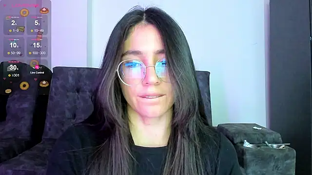 emmadiaz1 online show from January 7, 2025, 1:49 am