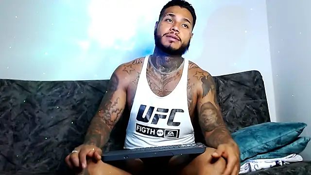 Snapshot of Exotic_tatto27121 chatting on December 12, 2024, 7:52 am Exotic tatto27121 online show from December 12, 2024, 7:52 am