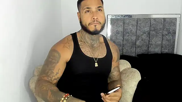 Snapshot of Exotic_tatto27121 chatting on March 7, 2026, 6:32 am Exotic tatto27121 online show from March 7, 2026, 6:32 am