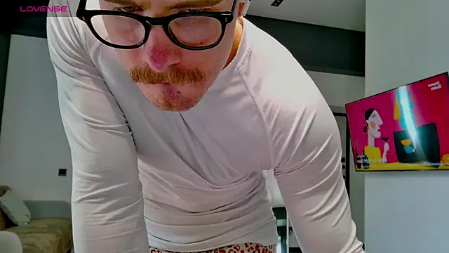 Snapshot of white_King9999 chatting on April 30, 2026, 12:00 pm white King9999 online show from April 30, 2026, 12:00 pm